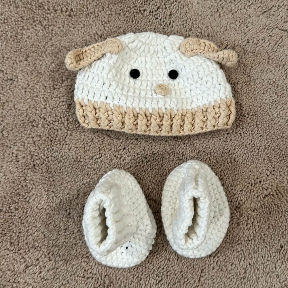 Baby Hand sown hat and booties